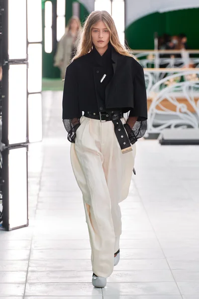 Look 9
